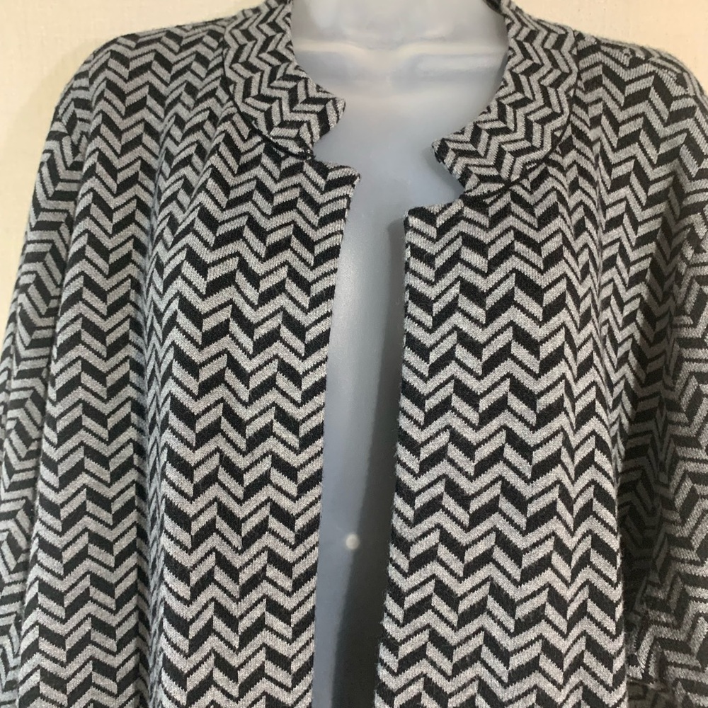 Tahari Black & White Chevron Open-Front Cardigan